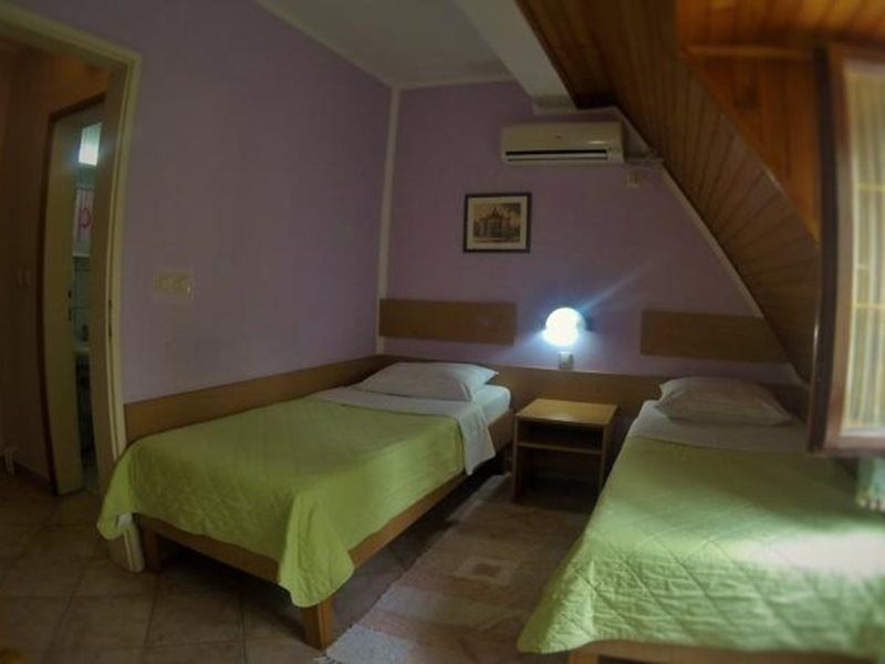 B&B Villa Evandjelina Sremska Kamenica Exterior foto